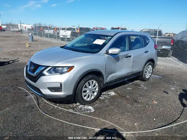 JN8AT2MT1HW386419 2017 NISSAN ROGUE - Image 2