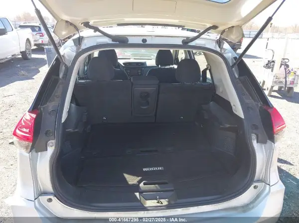 JN8AT2MT1HW386419 2017 NISSAN ROGUE - Image 8