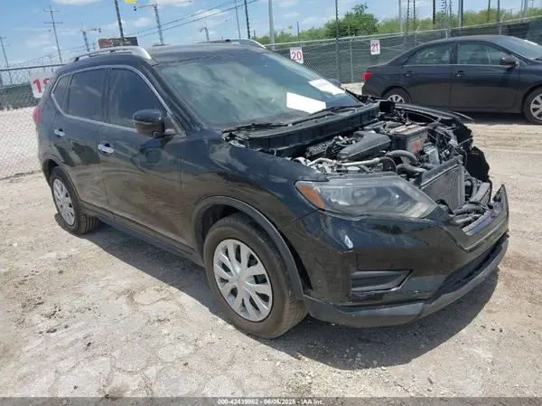 JN8AT2MT1HW386677 2017 NISSAN ROGUE - Image 1