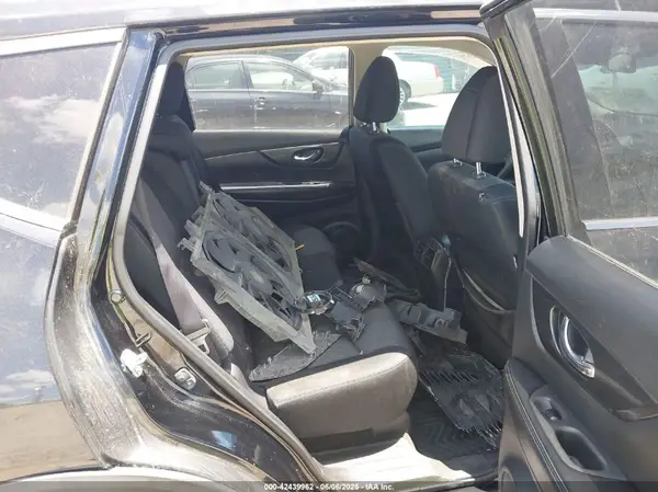 JN8AT2MT1HW386677 2017 NISSAN ROGUE - Image 8