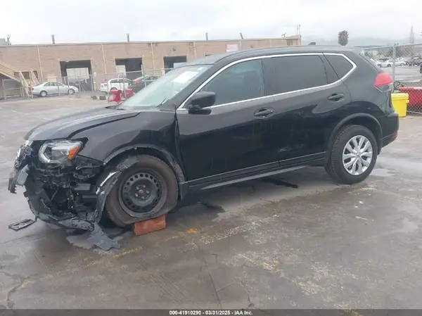 JN8AT2MT1HW387537 2017 NISSAN ROGUE - Image 2