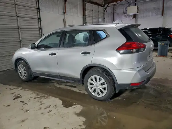 JN8AT2MT1HW388252 2017 NISSAN ROGUE - Image 2