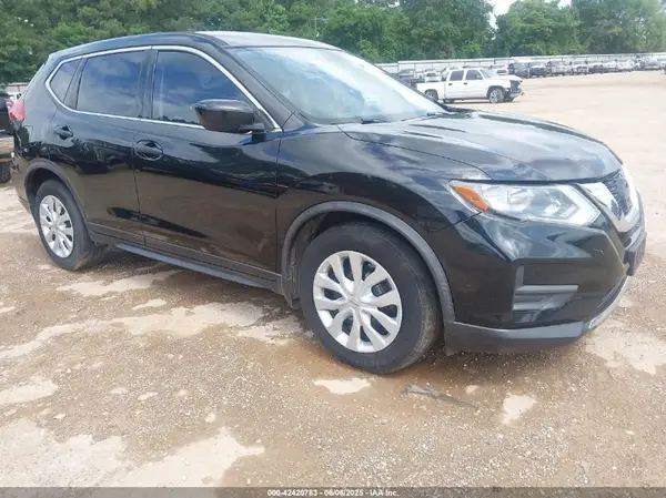 JN8AT2MT1HW388428 2017 NISSAN ROGUE - Image 1