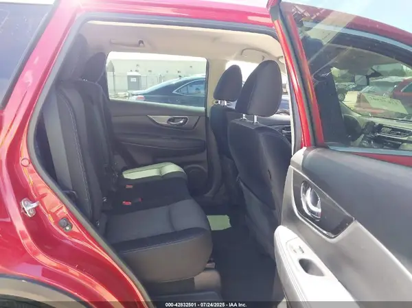 JN8AT2MT1HW388672 2017 NISSAN ROGUE - Image 8