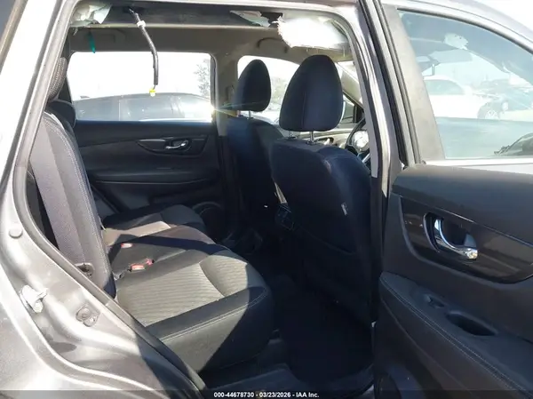 JN8AT2MT1HW389790 2017 NISSAN ROGUE - Image 8