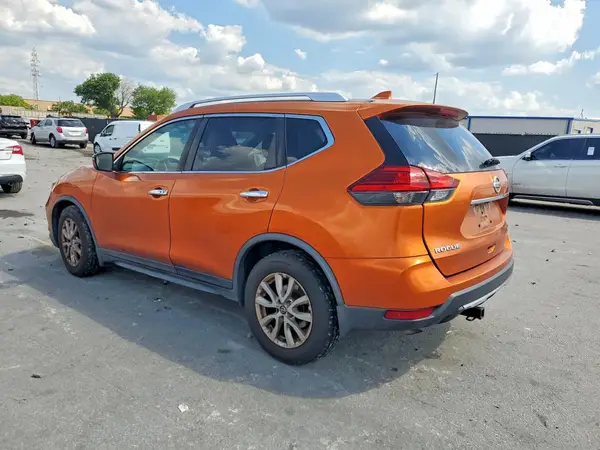 JN8AT2MT1HW390602 2017 NISSAN ROGUE - Image 2