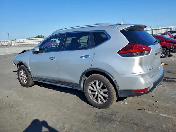 JN8AT2MT1HW392060 2017 NISSAN ROGUE - Image 2