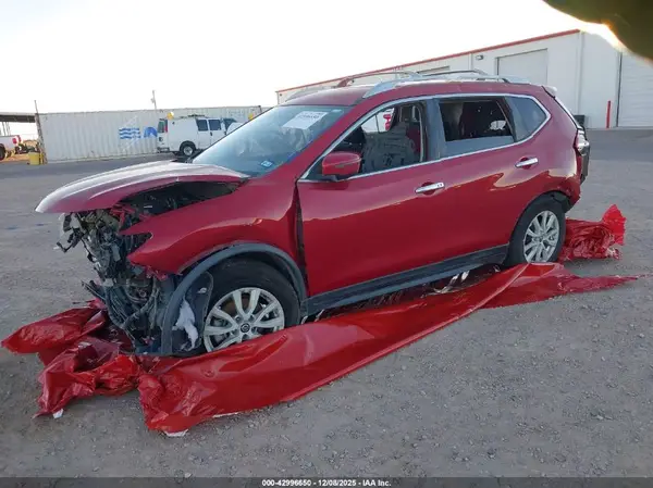JN8AT2MT1HW392138 2017 NISSAN ROGUE - Image 2