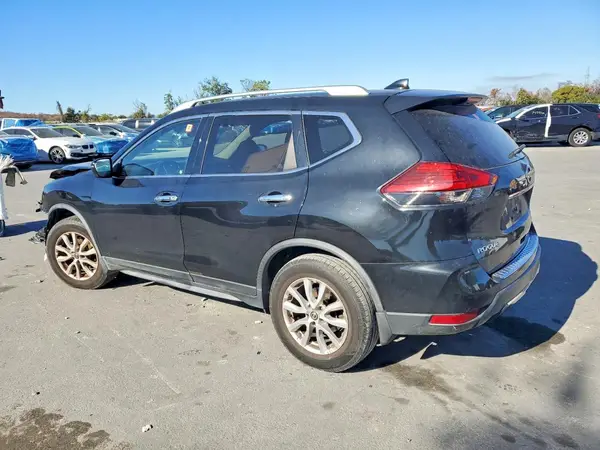 JN8AT2MT1HW392284 2017 NISSAN ROGUE - Image 2
