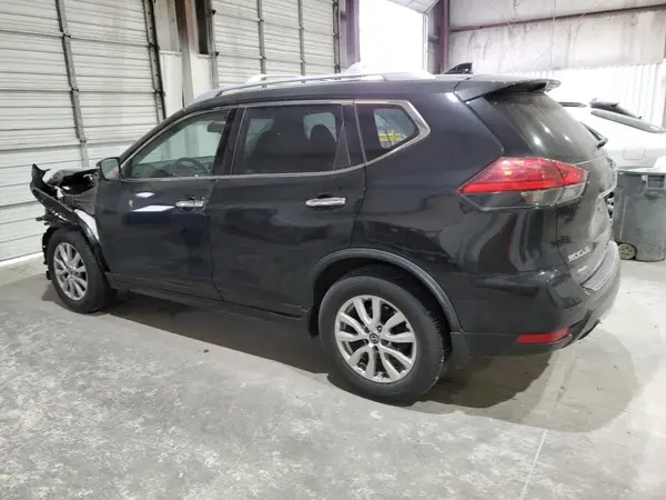 JN8AT2MT1HW396450 2017 NISSAN ROGUE - Image 2