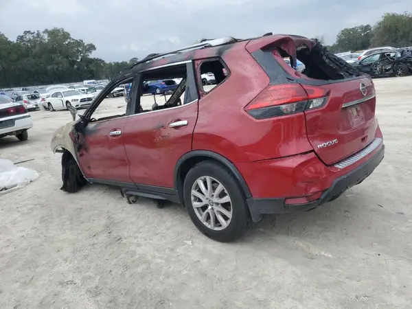JN8AT2MT1HW396772 2017 NISSAN ROGUE - Image 2