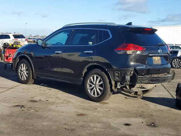 JN8AT2MT1HW399056 2017 NISSAN ROGUE - Image 2