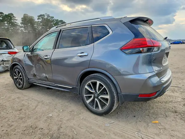 JN8AT2MT1HW399882 2017 NISSAN ROGUE - Image 2