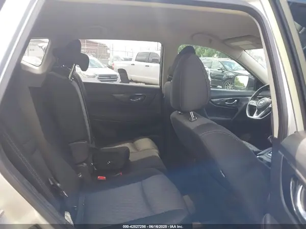 JN8AT2MT1HW399994 2017 NISSAN ROGUE - Image 8