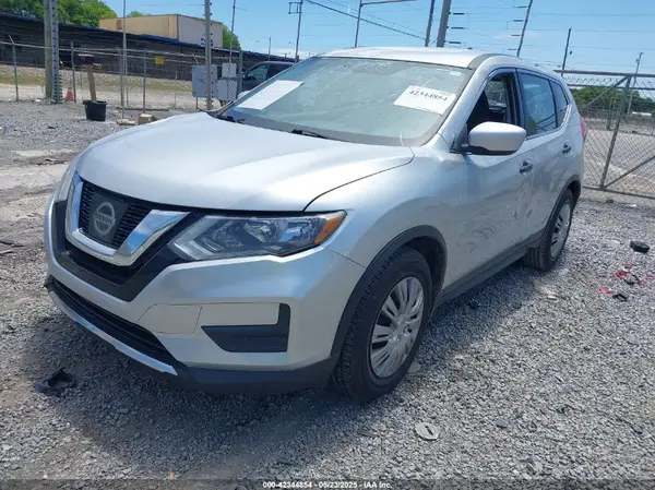 JN8AT2MT1HW402246 2017 NISSAN ROGUE - Image 2