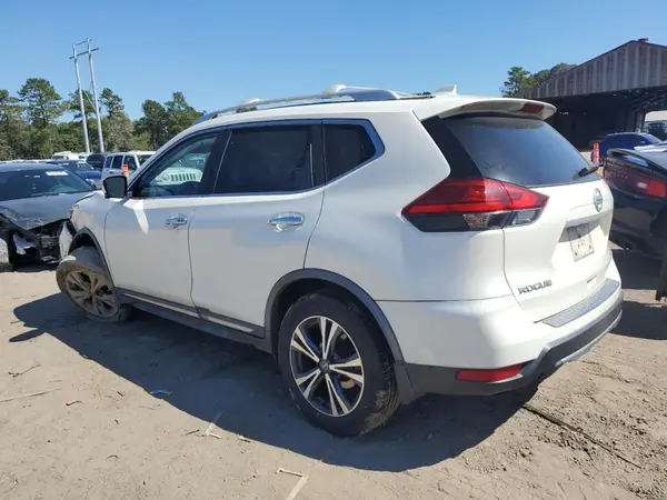 JN8AT2MT1HW403624 2017 NISSAN ROGUE - Image 2