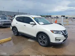 JN8AT2MT1HW404000 2017 NISSAN ROGUE