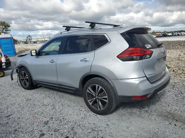 JN8AT2MT1HW404160 2017 NISSAN ROGUE - Image 2