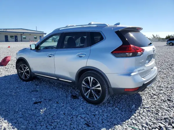 JN8AT2MT1HW404899 2017 NISSAN ROGUE - Image 2