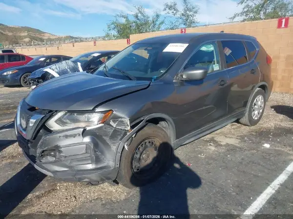 JN8AT2MT1HW406720 2017 NISSAN ROGUE - Image 2