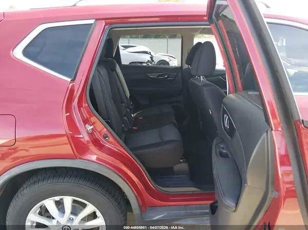 JN8AT2MT1HW408628 2017 NISSAN ROGUE - Image 8