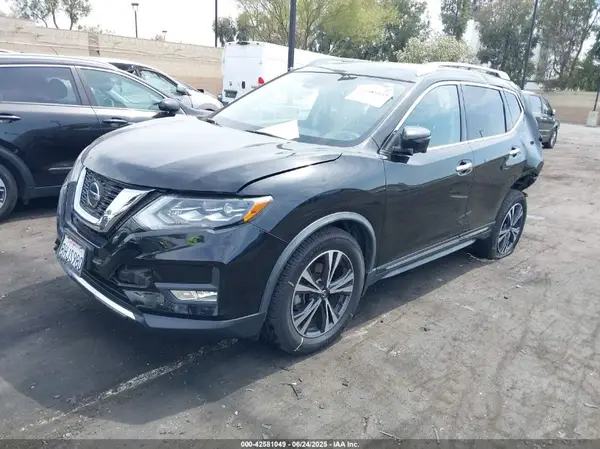 JN8AT2MT1JW453333 2018 NISSAN ROGUE - Image 2