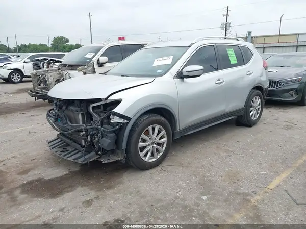 JN8AT2MT1JW454739 2018 NISSAN ROGUE - Image 2