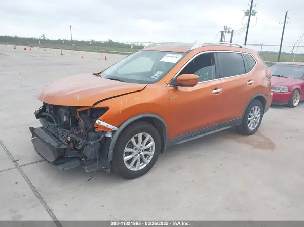 JN8AT2MT1JW459326 2018 NISSAN ROGUE - Image 2