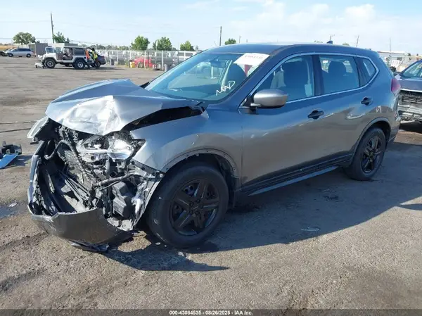 JN8AT2MT1JW459469 2018 NISSAN ROGUE - Image 2