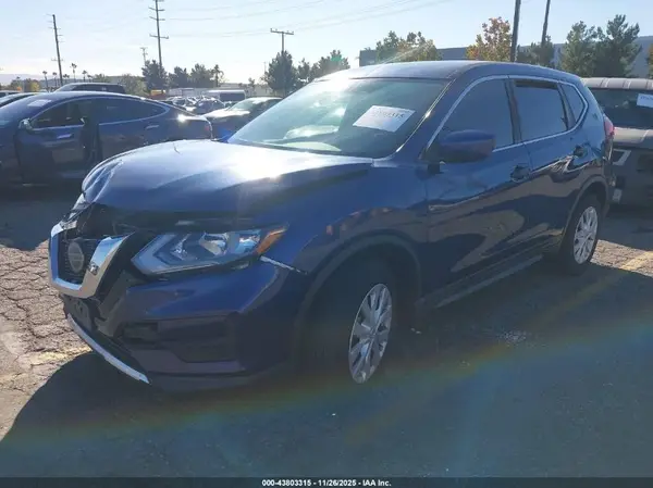 JN8AT2MT1JW460833 2018 NISSAN ROGUE - Image 2