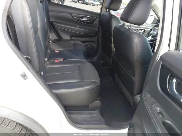 JN8AT2MT1JW461271 2018 NISSAN ROGUE - Image 8