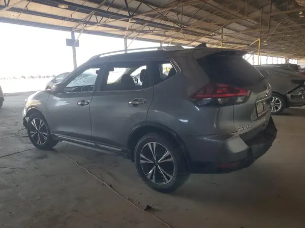 JN8AT2MT1JW461657 2018 NISSAN ROGUE - Image 2