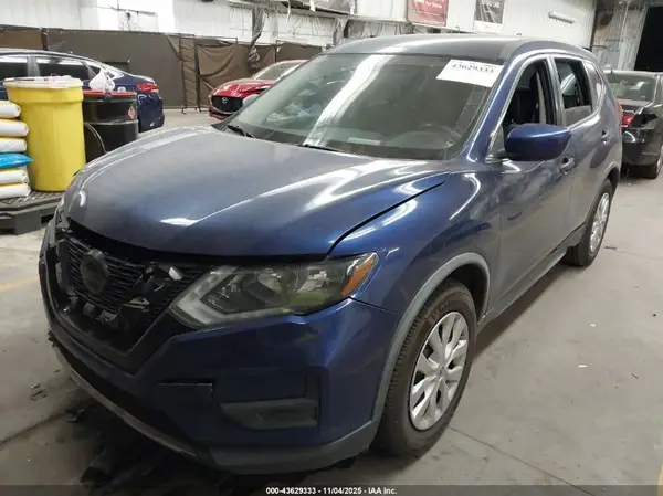 JN8AT2MT1JW461822 2018 NISSAN ROGUE - Image 2