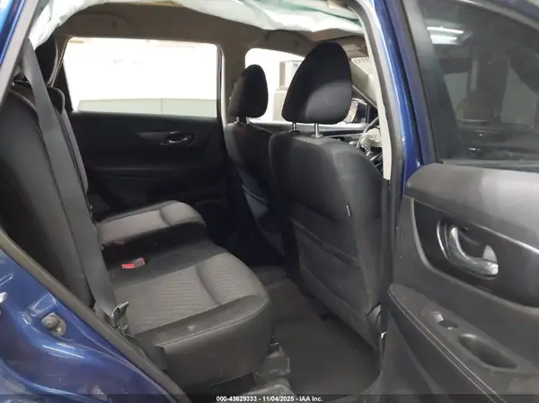 JN8AT2MT1JW461822 2018 NISSAN ROGUE - Image 8