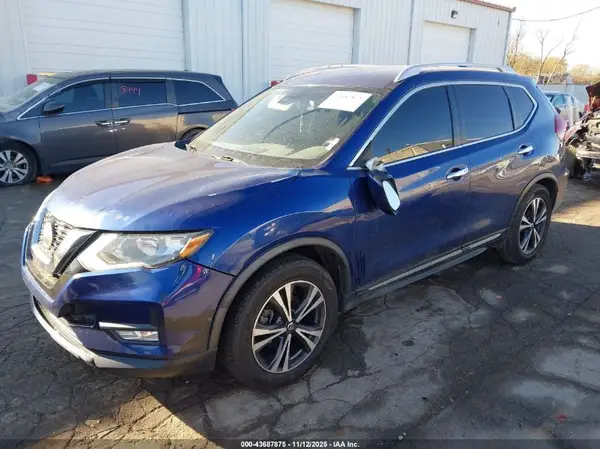 JN8AT2MT1JW462503 2018 NISSAN ROGUE - Image 2