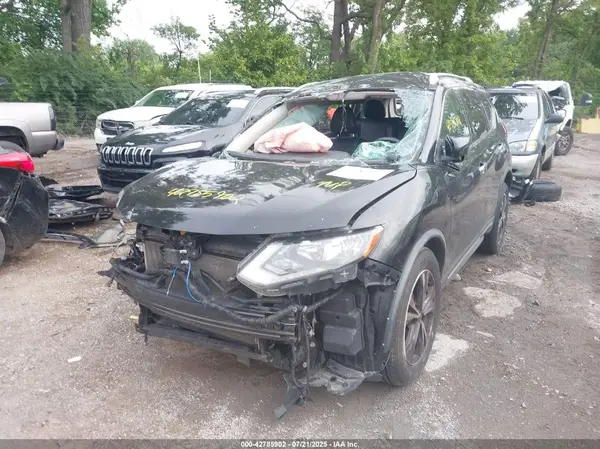 JN8AT2MT1JW462887 2018 NISSAN ROGUE - Image 2