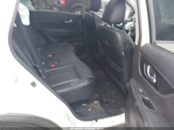 JN8AT2MT1JW463392 2018 NISSAN ROGUE - Image 8