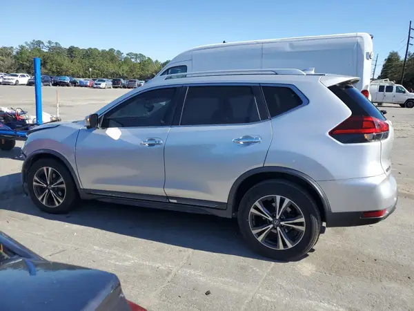 JN8AT2MT1JW465059 2018 NISSAN ROGUE - Image 2