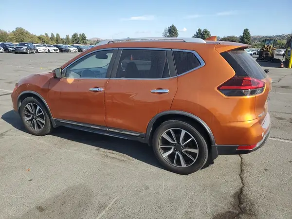 JN8AT2MT1JW467443 2018 NISSAN ROGUE - Image 2