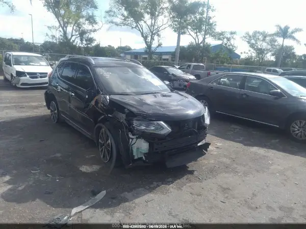 JN8AT2MT1JW468592 2018 NISSAN ROGUE