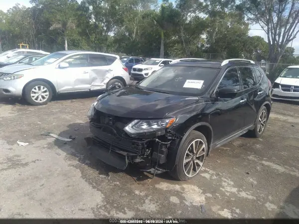 JN8AT2MT1JW468592 2018 NISSAN ROGUE - Image 2