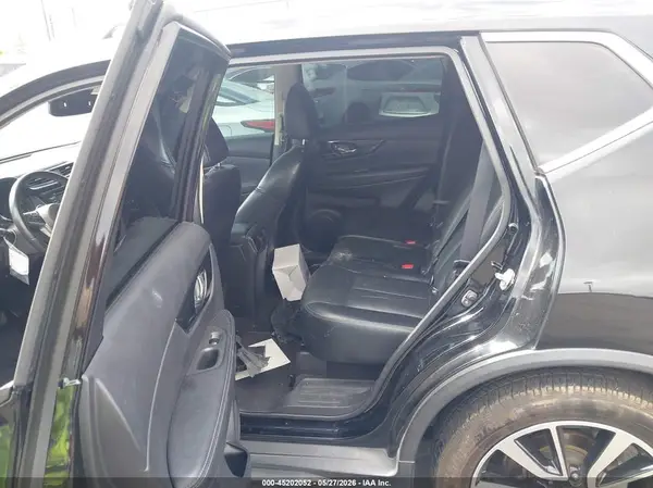 JN8AT2MT1JW470259 2018 NISSAN ROGUE - Image 8