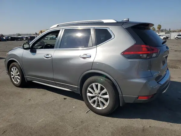 JN8AT2MT1JW487613 2018 NISSAN ROGUE - Image 2