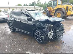 JN8AT2MT1JW489894 2018 NISSAN ROGUE
