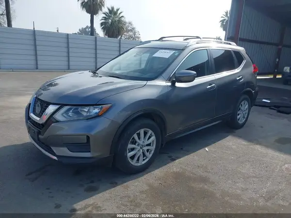 JN8AT2MT1KW255238 2019 NISSAN ROGUE - Image 2