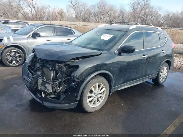 JN8AT2MT1KW260651 2019 NISSAN ROGUE - Image 2