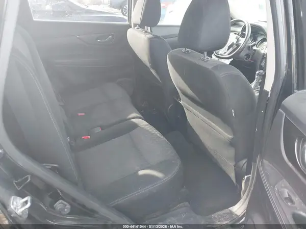 JN8AT2MT1KW260651 2019 NISSAN ROGUE - Image 8
