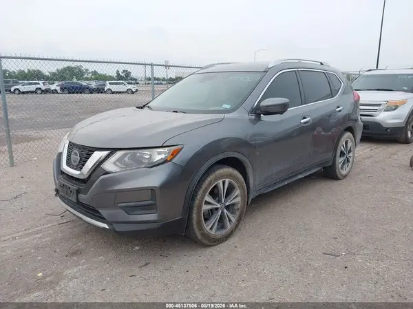 JN8AT2MT1KW268653 2019 NISSAN ROGUE - Image 2