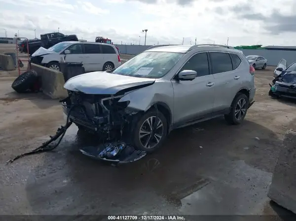 JN8AT2MT1KW268989 2019 NISSAN ROGUE - Image 2