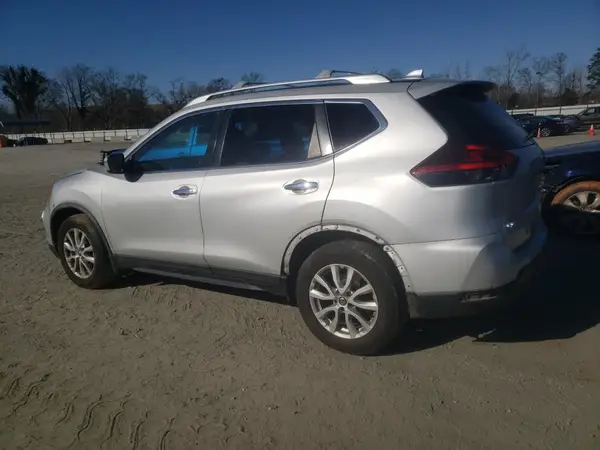 JN8AT2MT1LW008772 2020 NISSAN ROGUE - Image 2